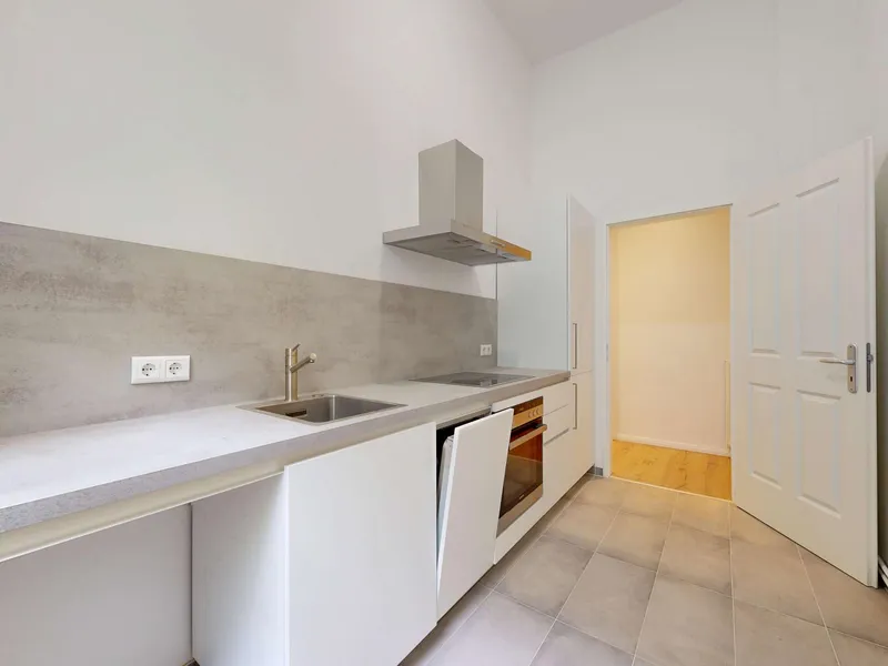 Frisch sanierte 2-Zimmer-Wohnung im EG; zentral in Moabit - inkl. Einbauküche! — photo 1